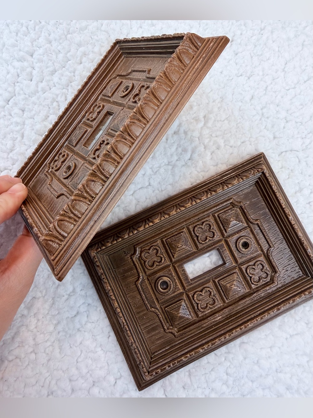 (VTG) AMERTAC • 2-Piece Brown Faux Wood Decorative Light Switch Cover Plates, OS - Picture 6 of 13